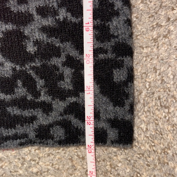 Cynthia Rowley Black and Gray wool blend Cowl Neck Sweater in animal print M - Picture 14 of 14